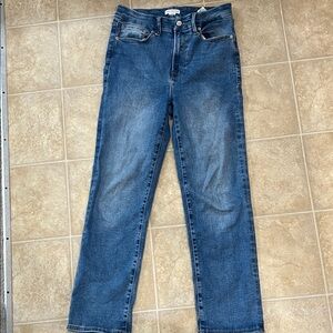 Good American Always Fits Straight Leg Jeans